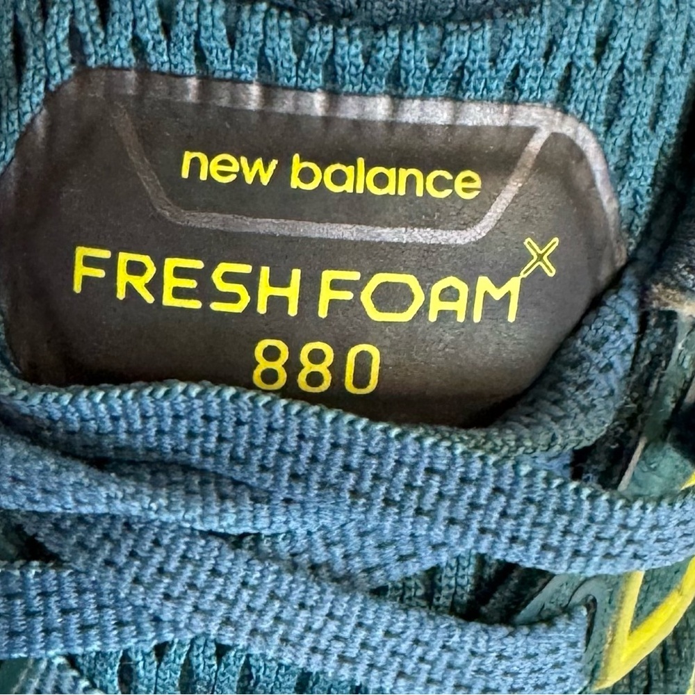 New Balance-Fresh Foam 880 Men’s running shoes in blue and green.Size 10 - Picture 3 of 8